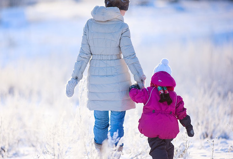 Родителей призывают уделить особое внимание безопасности детей во время зимних праздников