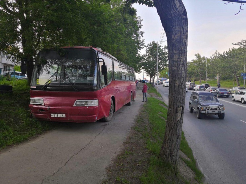 Владимир Илюхин провел экстренное совещание после произошедшего в Петропавловске-Камчатском ДТП с участием рейсового автобуса 
