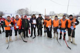 Объединенная команда администрации и Городской Думы Петропавловска «Городок» заняла первое место в традиционном открытом турнире по хоккею в валенках