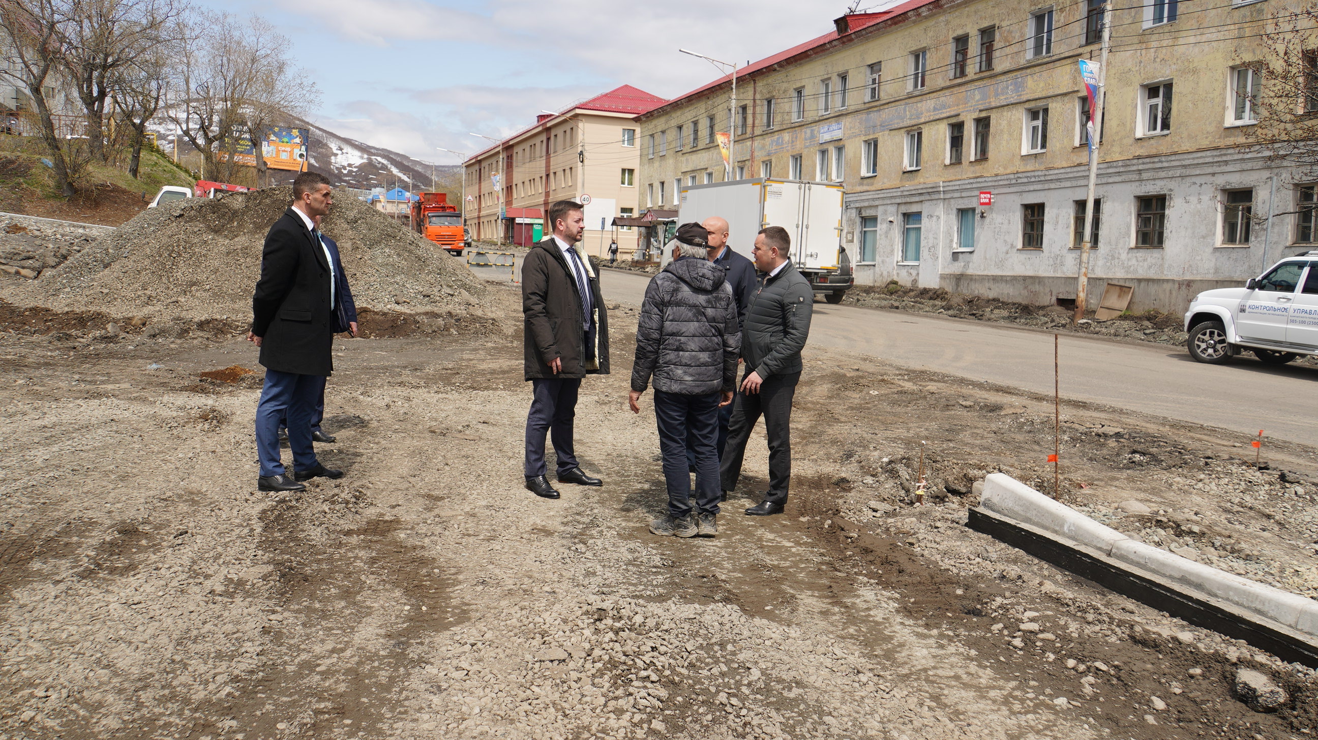 Ход работ по благоустройству в южной части Петропавловска-Камчатского  проверил Глава города Константин Брызгин | 01.06.2023 | Новости  Петропавловск-Камчатского - БезФормата