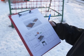 Народные ревизоры оценили качество оборудования для детских площадок