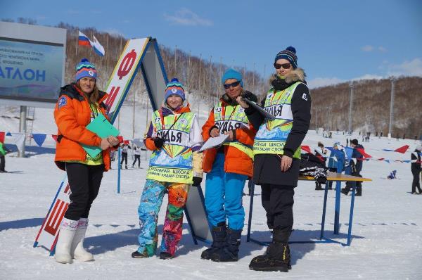 В Петропавловске-Камчатском прошли соревнования по лыжным гонкам «Весенняя капель»