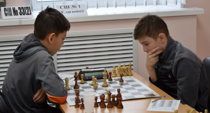 Команда 33-ей школы получила право на участие в финале Всероссийских соревнований по шахматам «Белая ладья» 