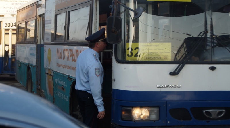 В краевой столице проверили 380 автобусов на предмет технического и санитарного состояния