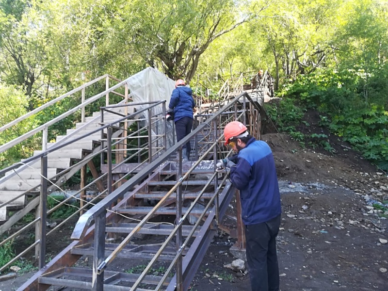 Завершается ремонт лестничных переходов в Петропавловске-Камчатском