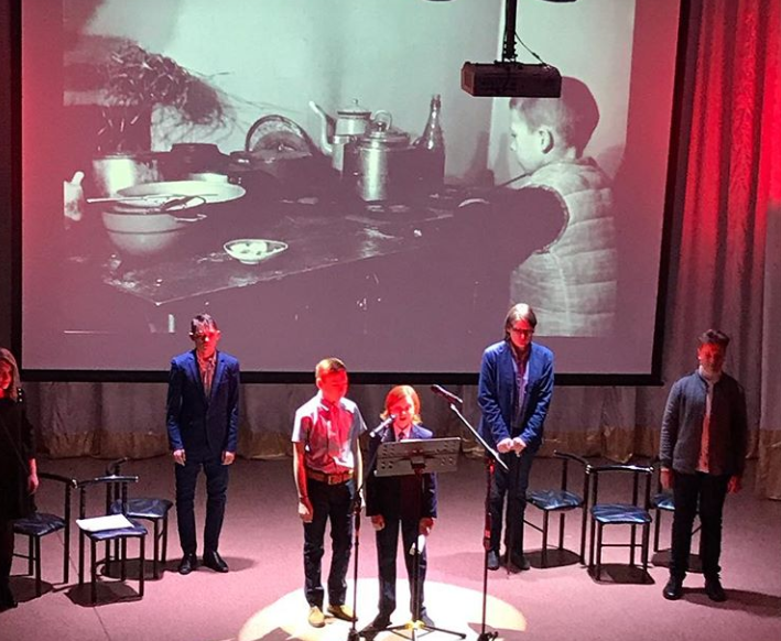 Учащиеся городской музыкальной школы представили литературную постановку о блокаде Ленинграда