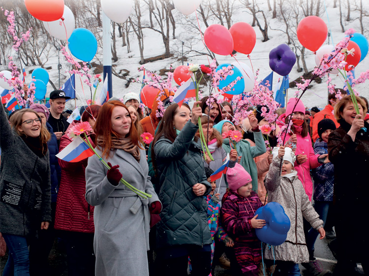 Школьники и студенты Петропавловска-Камчатского готовятся к Первомаю