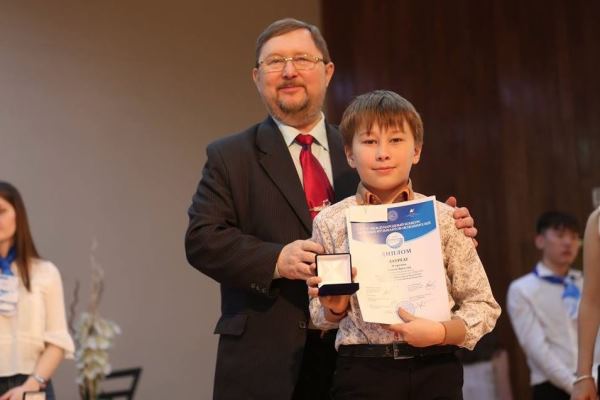 Юный балалаечник из краевого центра завоевал серебряную медаль на всероссийских играх