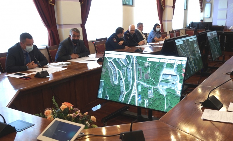 Обеспечение безопасности дорожного движения вновь обсудили на Комиссии под руководством Главы города Константина Брызгина