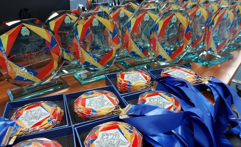 Глава города Константин Брызгин поздравил лауреатов ежегодной премии «Признание»