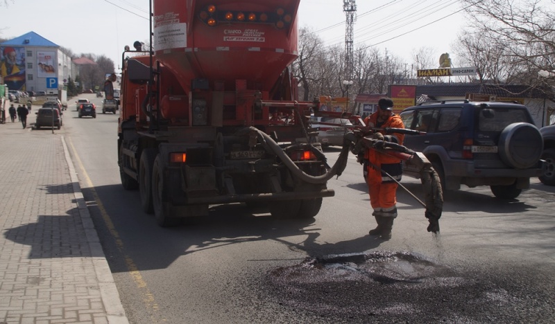 В краевой столице начинается текущий ремонт дорог