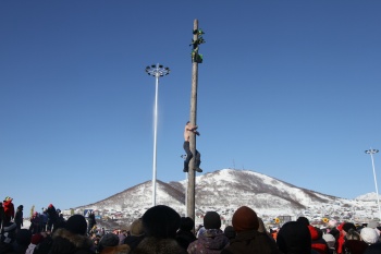 Жители Петропавловска смогут испытать свои силы в покорении «Масленичного столба»