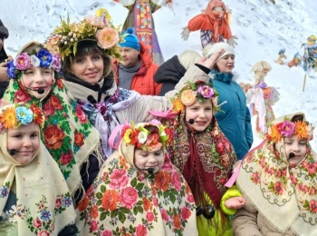 Широкая Масленица с песнями, играми и блинами прошла сегодня в Петропавловске