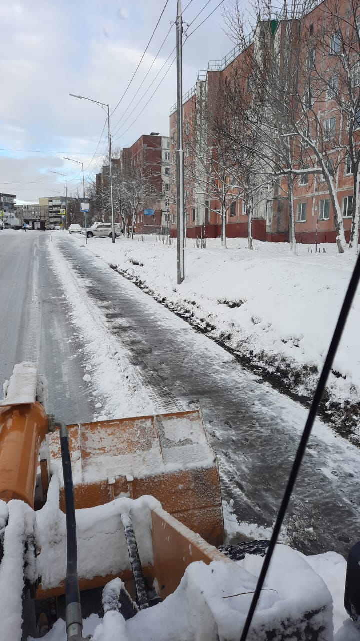 В краевом центре устраняют последствия снегопада В краевом центре устраняют последствия снегопада
