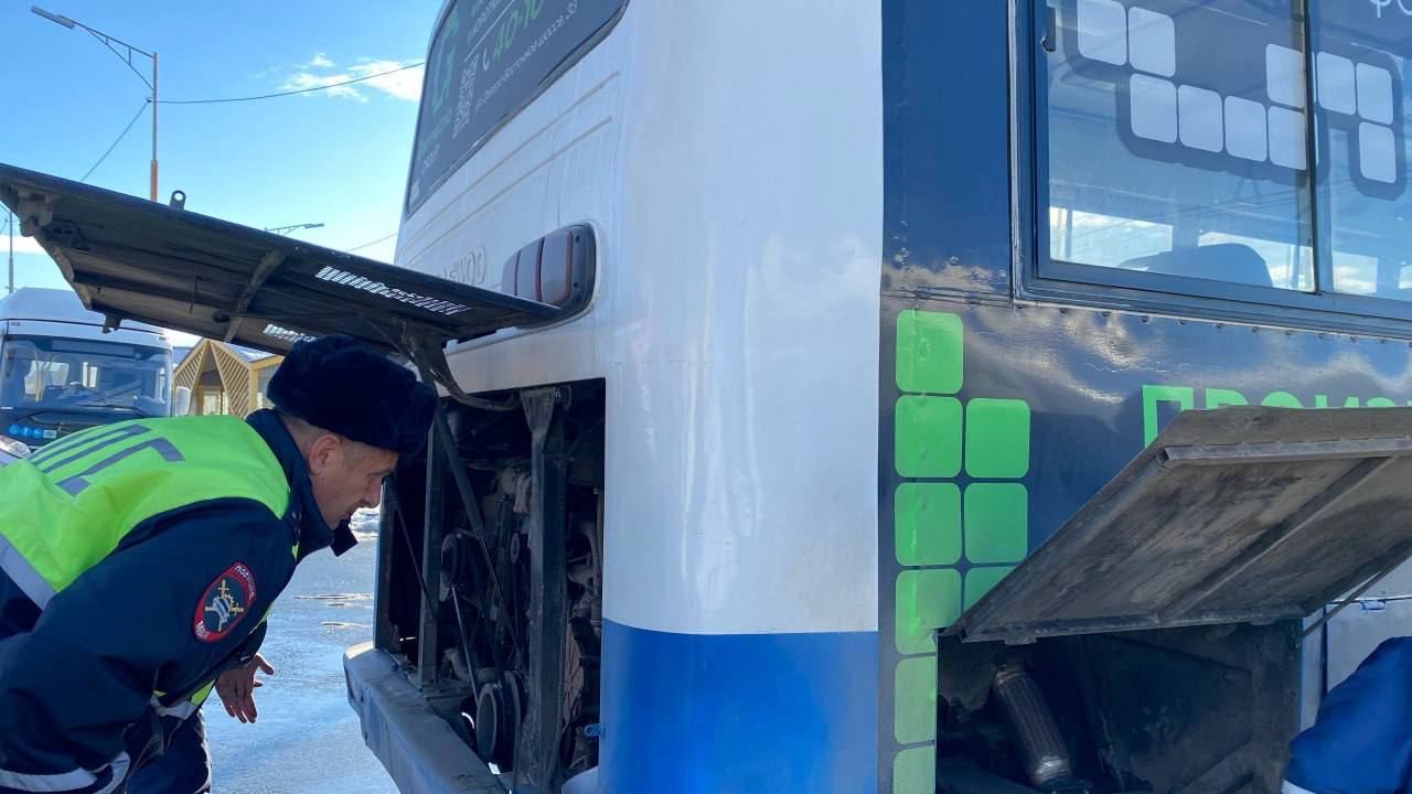 В краевой столице проверили автобусы на предмет технического и санитарного состояния В краевой столице проверили автобусы на предмет технического и санитарного состояния