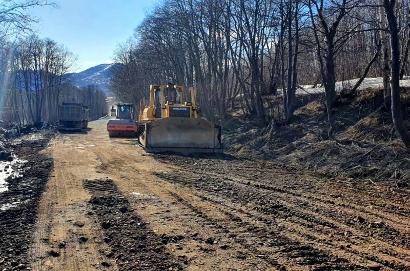 В краевом центре продолжаются восстановительные работы на дороге в Нагорный