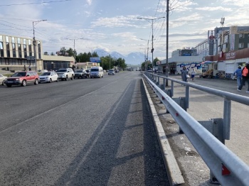 В краевом центре продолжается ремонт дорог на "красной линии"