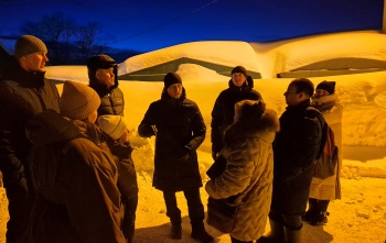 Глава города Евгений Беляев подчеркнул важность взаимодействия жителей и подрядной организации в период ликвидации последствий циклонов