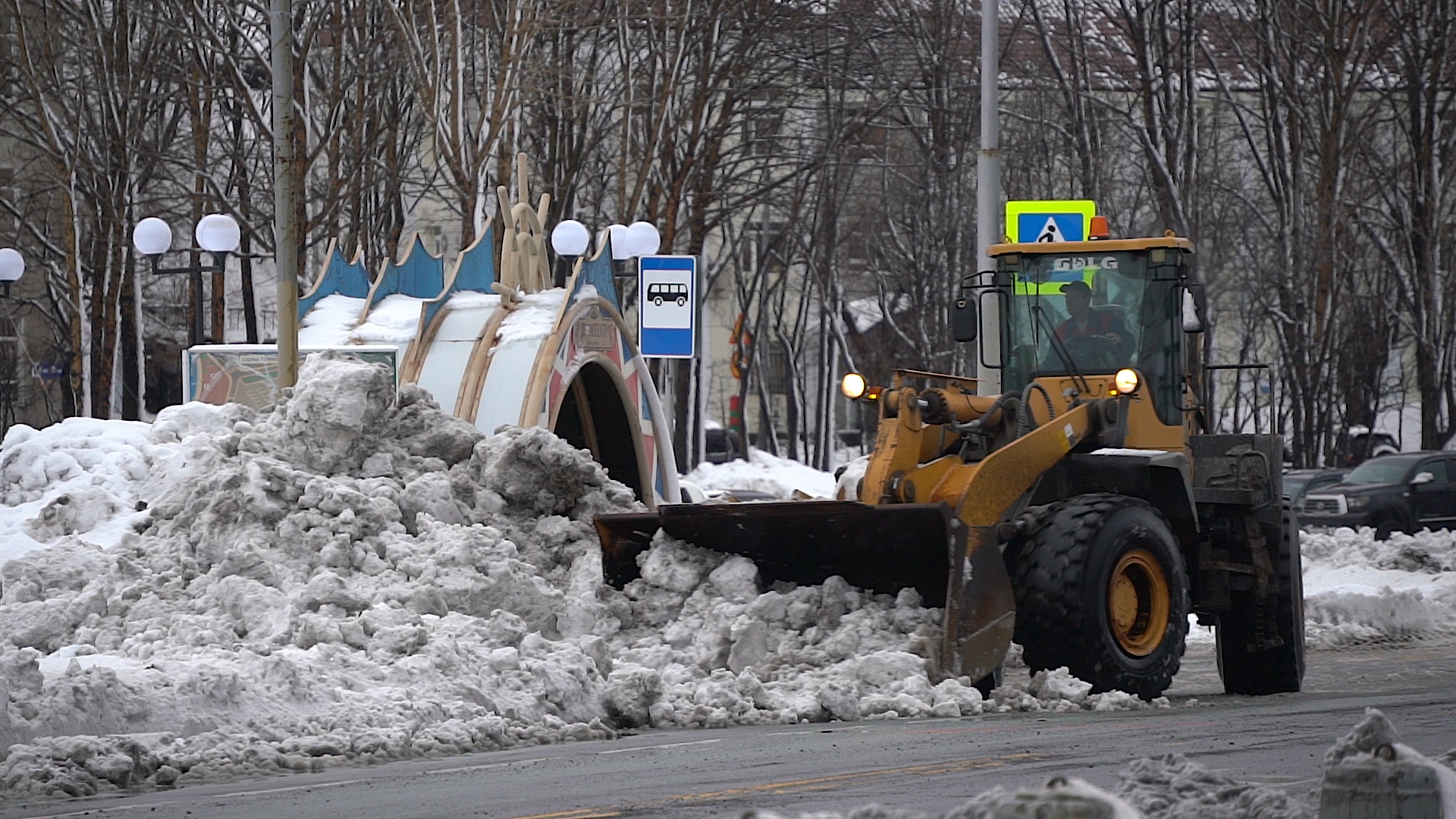 Глава города Евгений Беляев: В краевом центре продолжается ликвидация последствий циклона Глава города Евгений Беляев: В краевом центре продолжается ликвидация последствий циклона