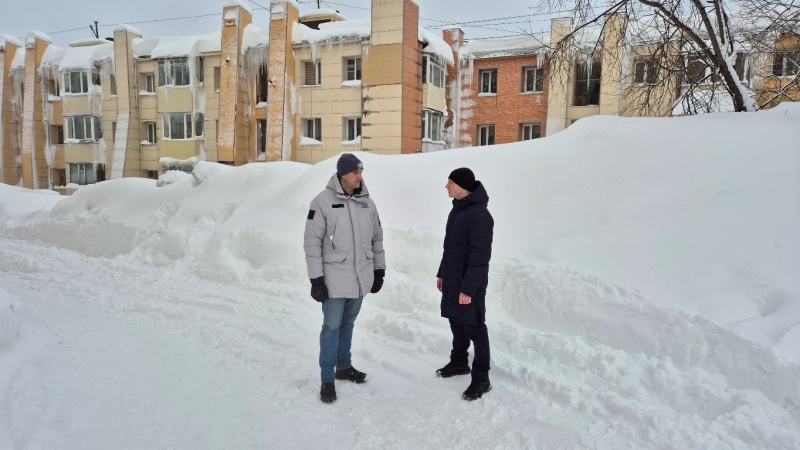 Глава города Евгений Беляев поручил Контрольному управлению принять меры реагирования в отношении УК за недобросовестное содержание домов и территорий