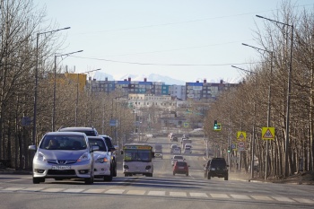 В краевом центре ремонтируют неисправные участки линий наружного освещения