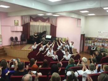 В Детской музыкальной школе № 6 прошёл концерт, посвящённый Дню матери