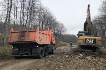 Дорогу в поселок Нагорный приводят в нормативное состояние