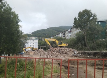 Расселённые дома сносят в Петропавловске-Камчатском