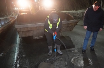 В Петропавловске-Камчатском начались работы по устранению дефектов дорожного полотна