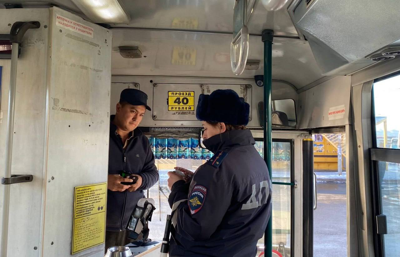 В краевой столице проверили автобусы на предмет технического и санитарного состояния В краевой столице проверили автобусы на предмет технического и санитарного состояния