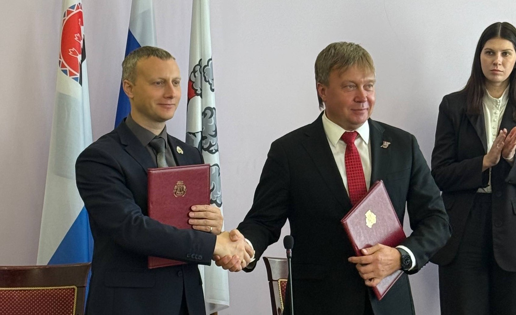 Подписано Соглашение об установлении побратимских отношений между Петропавловск-Камчатским городским округом и Кировским городским поселением Кировского муниципального района Ленинградской области Подписано Соглашение об установлении побратимских отношений между Петропавловск-Камчатским городским округом и Кировским городским поселением Кировского муниципального района Ленинградской области