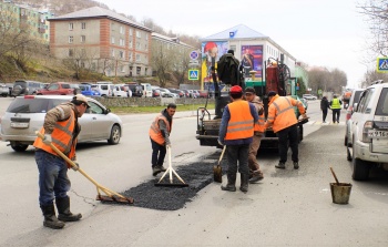 Дорожные службы города приступили к текущему ремонту автомобильных дорог