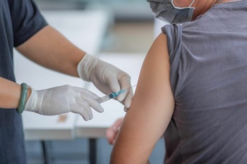 Пройти вакцинацию против Covid-19 можно будет в новогодние праздники