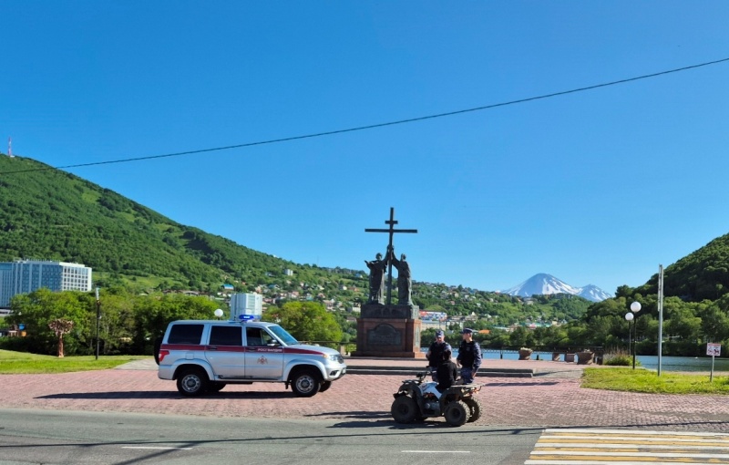 Ребенок за рулем скутера