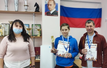 Определены победители и призеры турнира «Папа и я – шахматная семья»