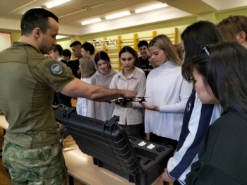Бесплатные путёвки на военно-спортивные смены в ДОЛ «Альбатрос» предлагают школьникам