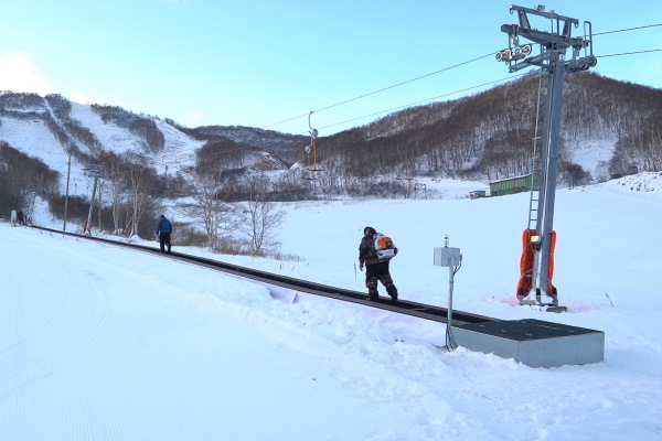 На горнолыжных трассах Петропавловска-Камчатского установили новые подъемники