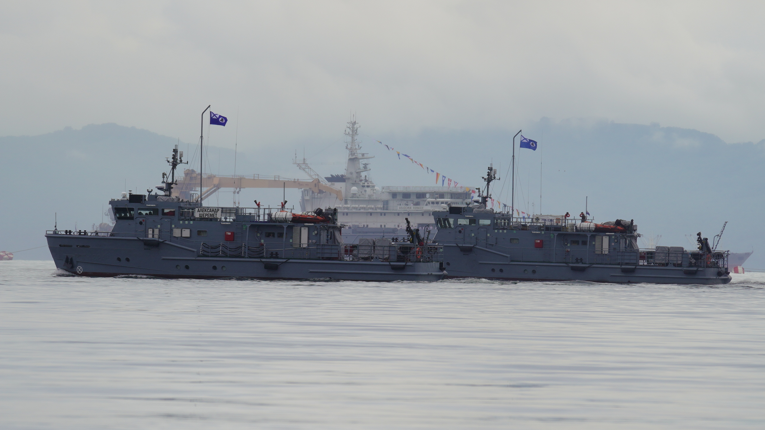 День вмф петропавловск камчатский. Камчатка Завойко ВМФ. Парад ВМФ В Петропавловске Камчатском в 2022. Парад Петропавловск Камчатский 2023.