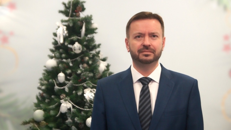 Константин Брызгин поздравил жителей краевой столицы с наступающим Новым годом
