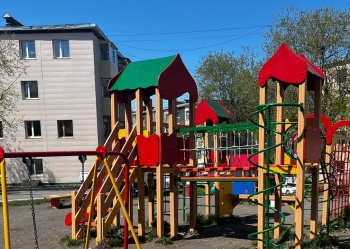 На детских площадках отремонтируют оборудование и заменят гравийное покрытие 