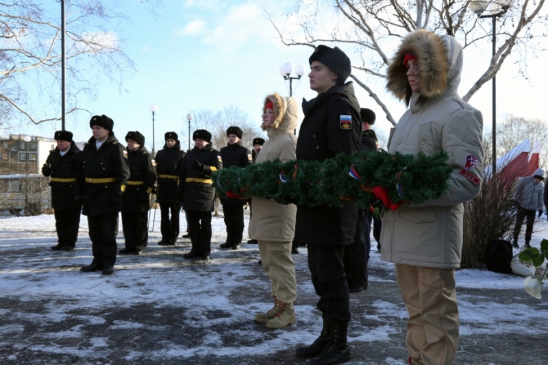 В Петропавловске-Камчатском прошел митинг памяти героев Отечества